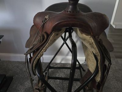 Bear Trap saddle heavy leather good condition