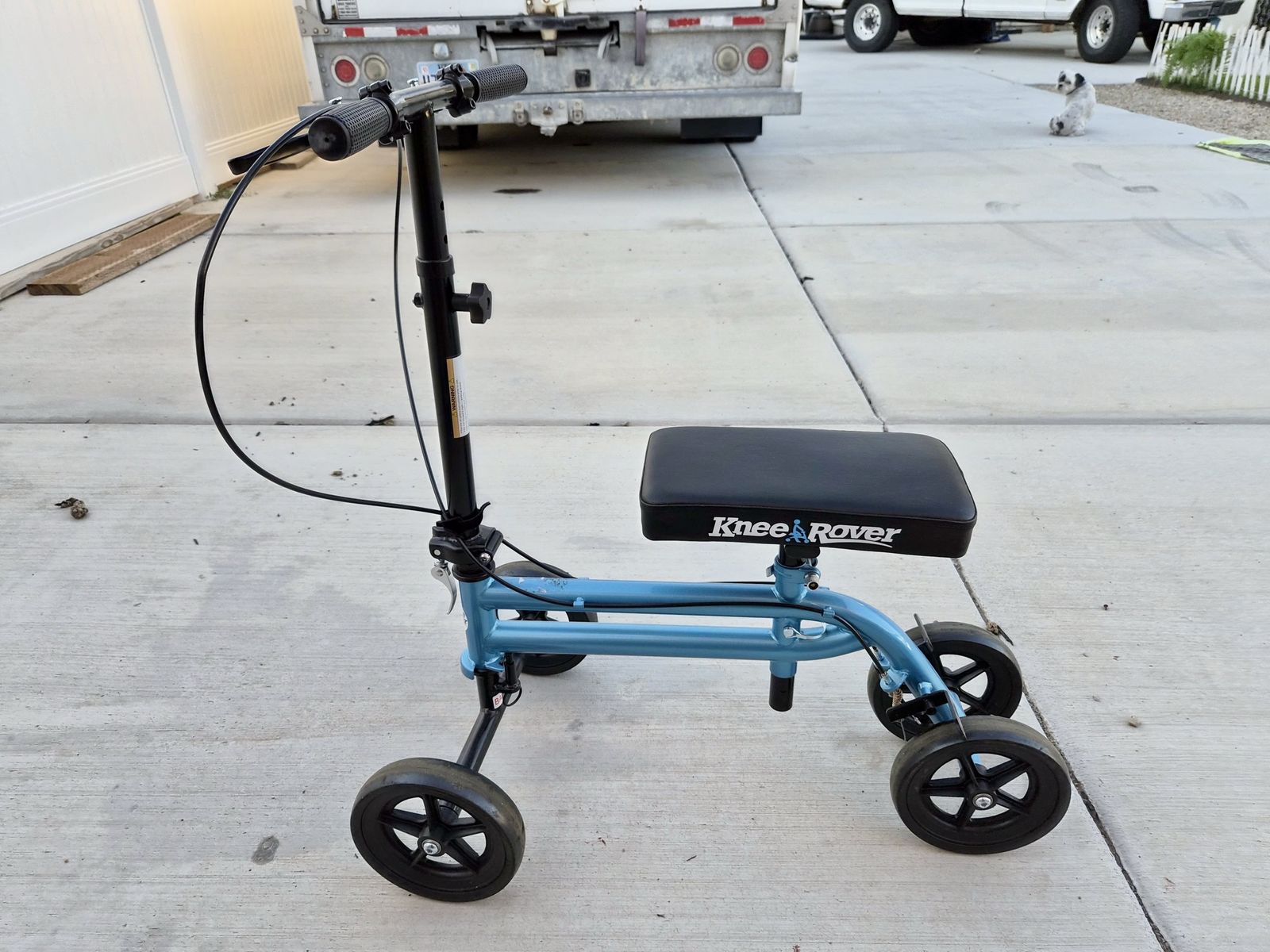 KneeRover Steerable Knee Scooter - Blue