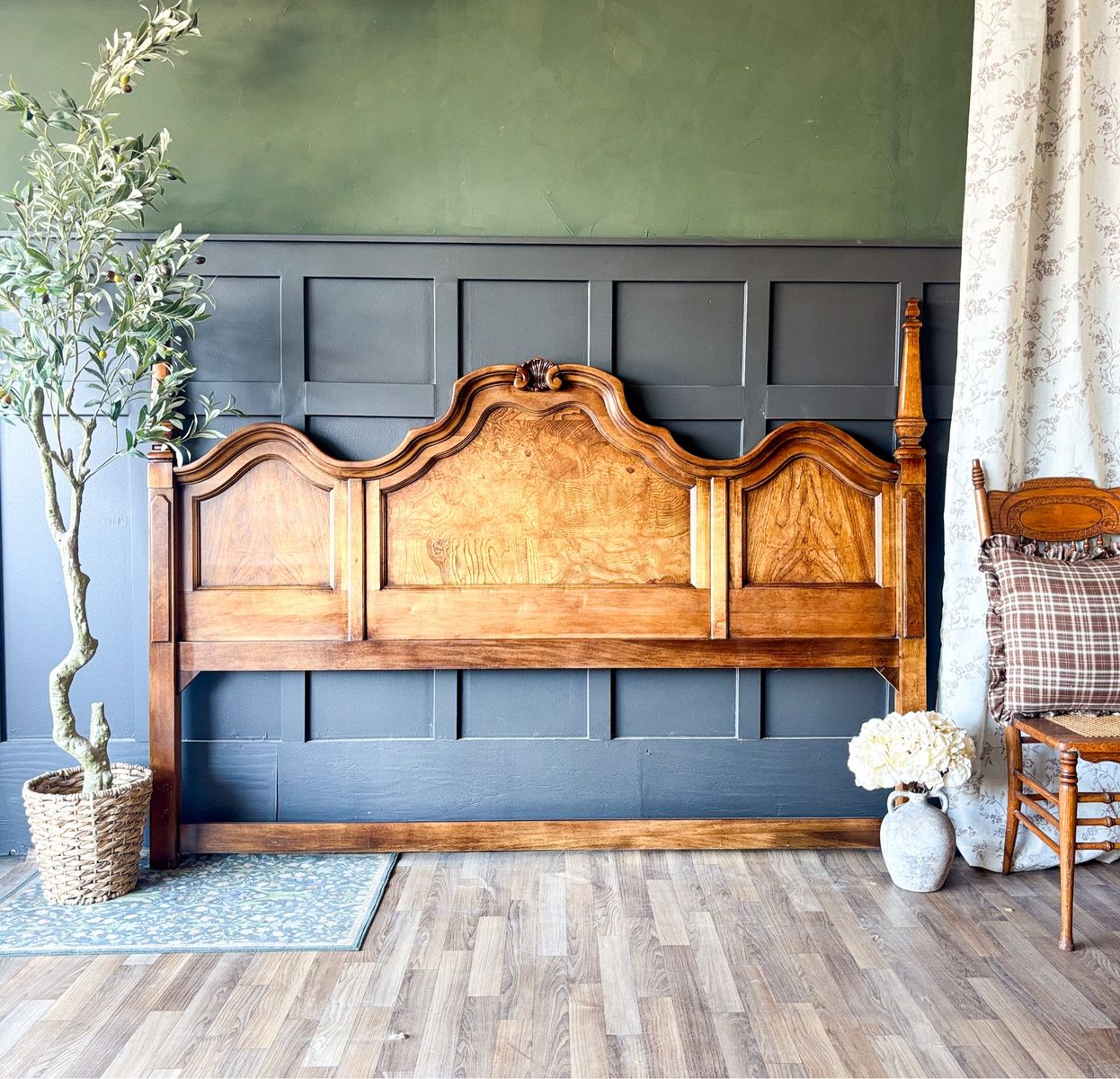 *FREE DELIVERY* Vintage Thomasville King Burl Wood Headboard