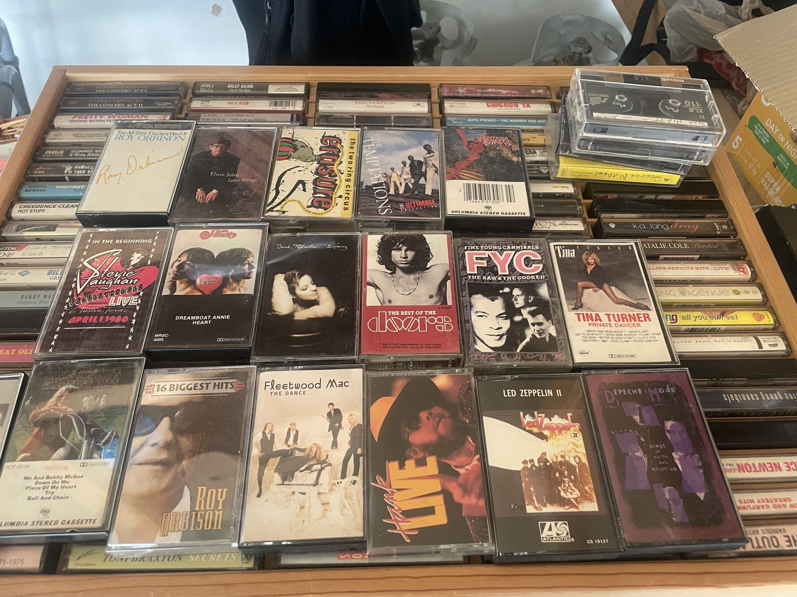 100+cassettes tapes + working Radio