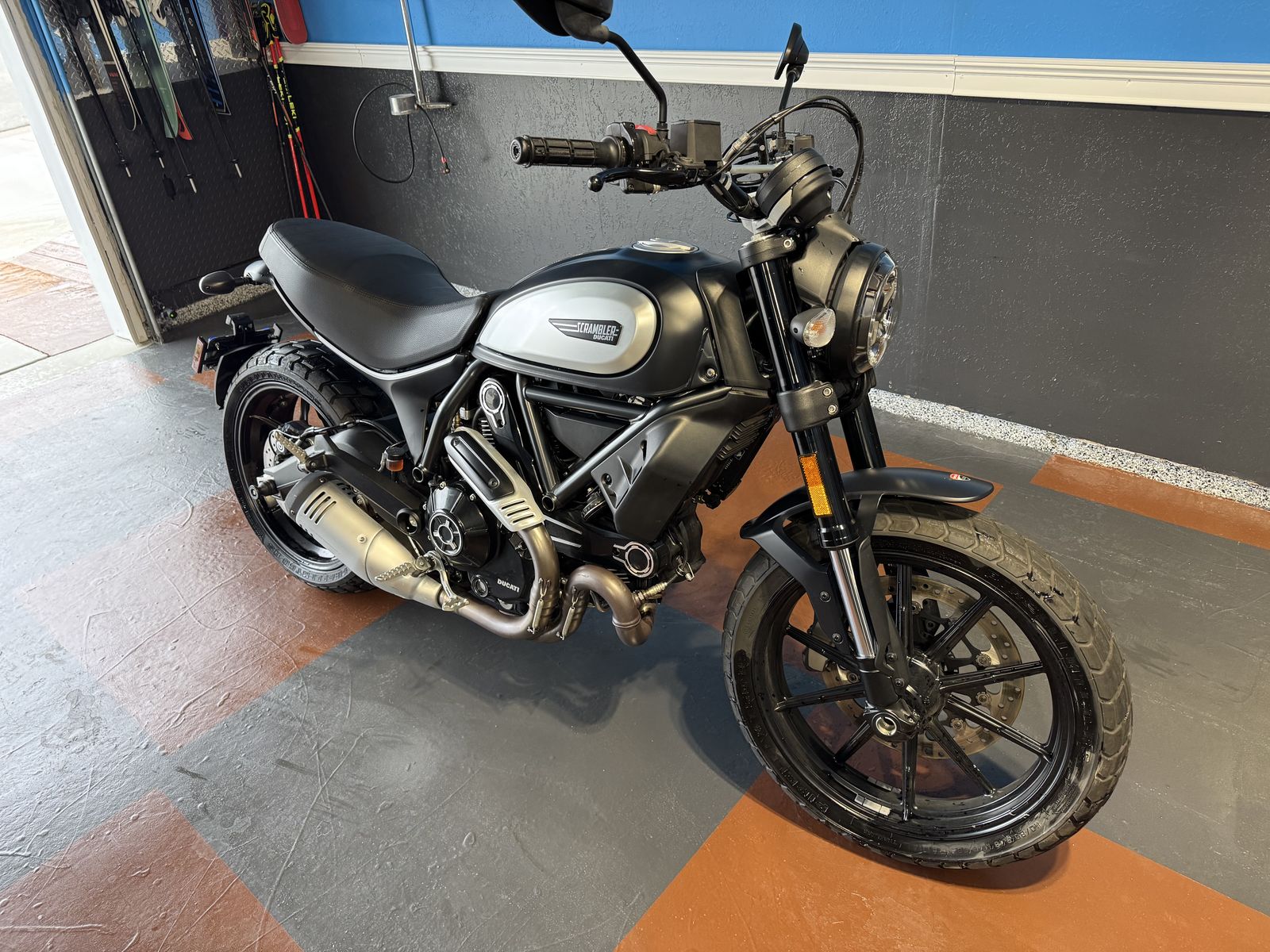 2021 Ducati Scrambler Icon Dark - 4k Miles