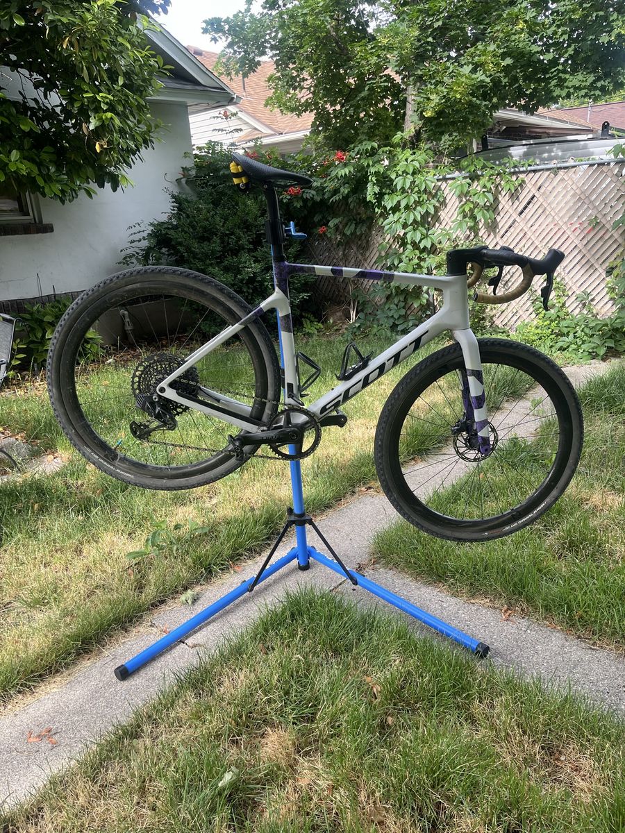 Addict Gravel size large