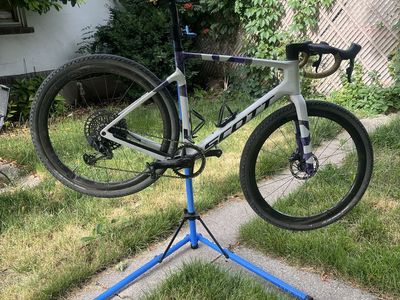 Addict Gravel size large