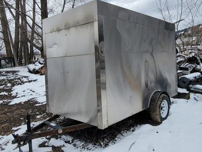 Enclosed trailer