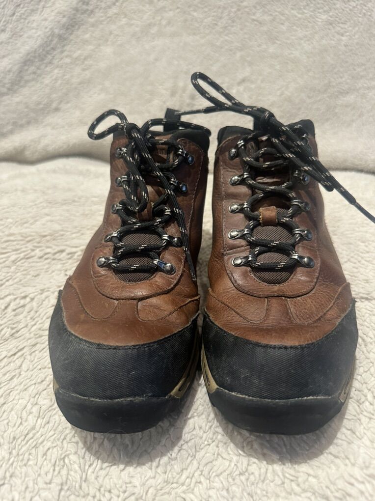 Timberland Youth Size 5.5 Leather Hiking Boots