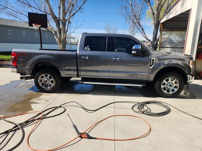 2021 Ford F-350 Stock Lariat Wheels and Tires