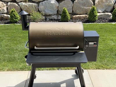 Traeger Pro 575 Smoker w/ Accessories
