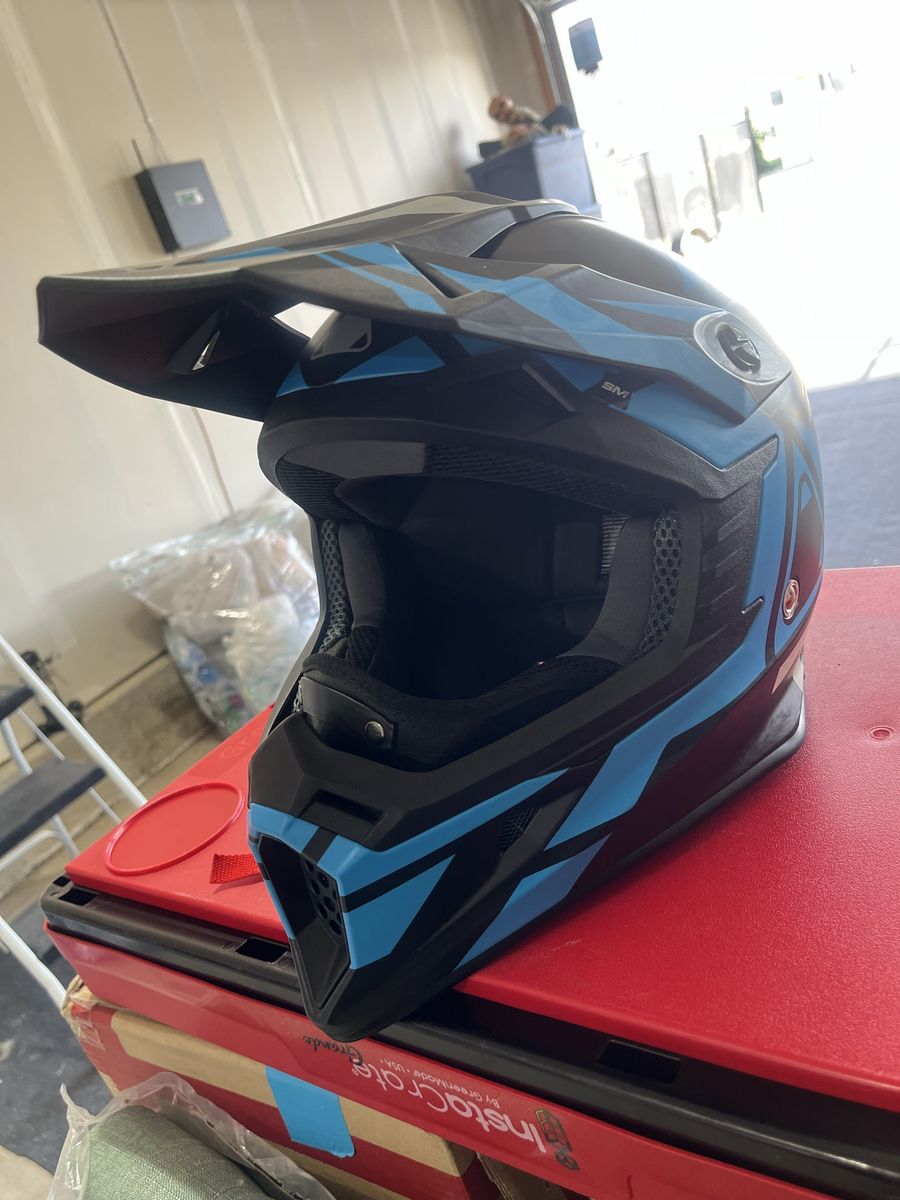 Tobe snowmobiling helmet