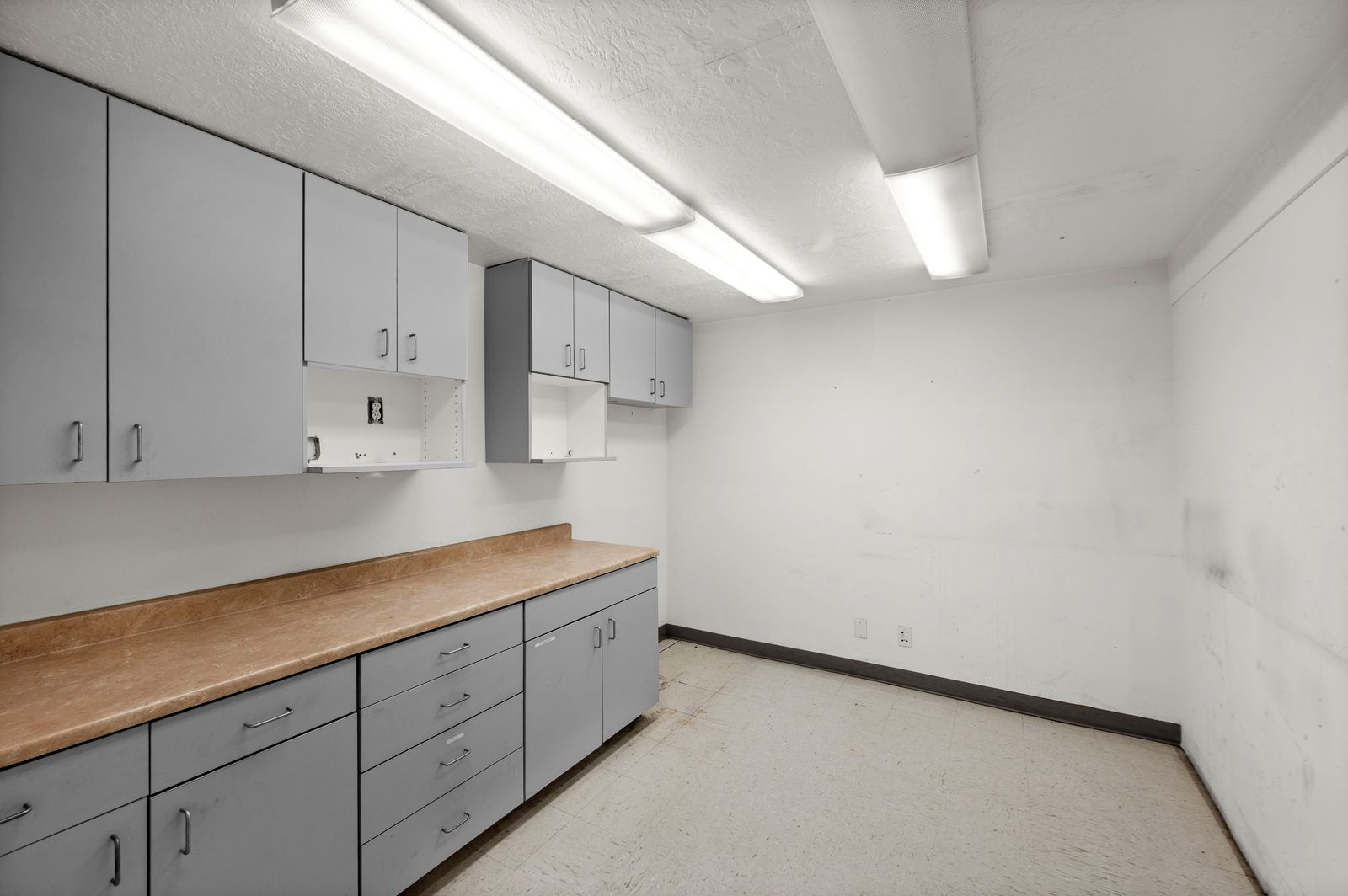 Main image 15