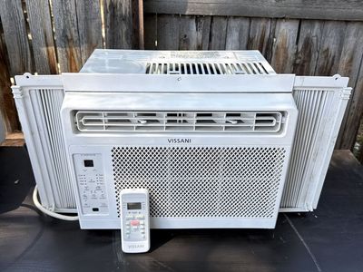 Vissani Window Air Conditioner with Remote - White