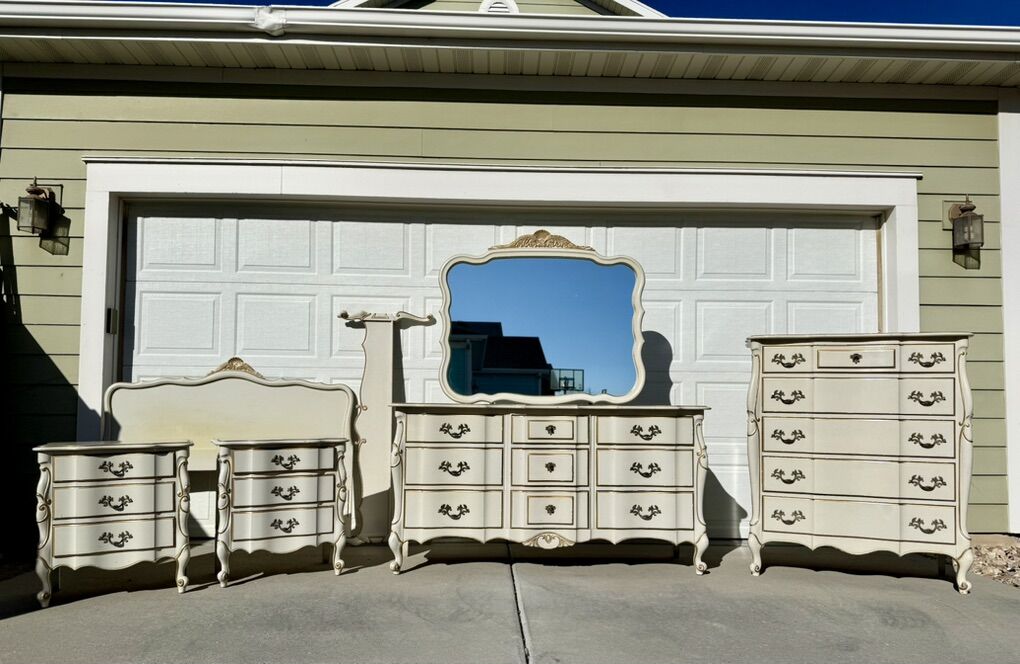 Vintage Bedroom Set By Link Taylor
