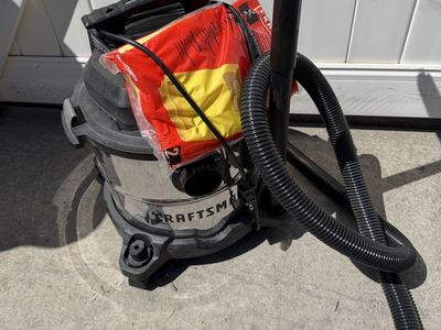 Craftsman Shop Vac Wet/Dry Vacuum Cleaner with Hose and Accessories - Excellent Condition