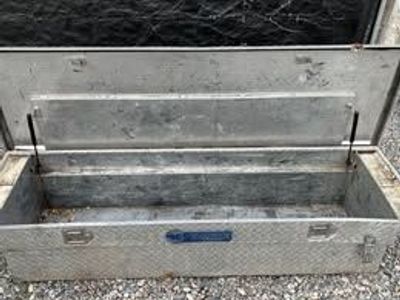 Kobalt Aluminum Full-Size Truck Tool Box – Low Profile / Chest Style