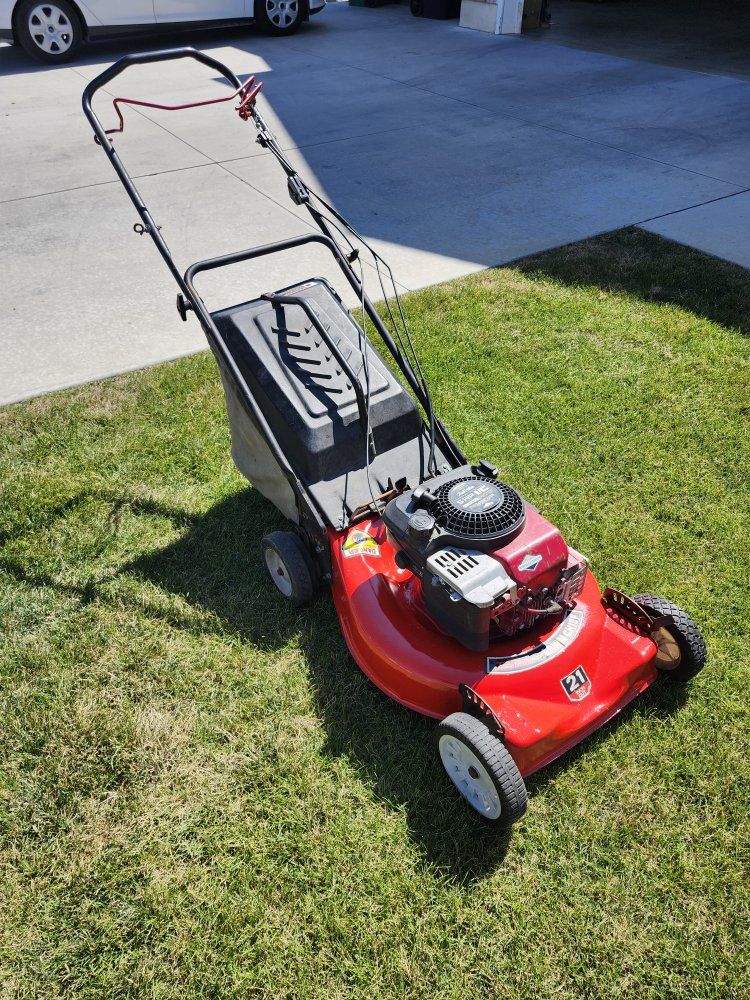 Lawn Chief 21-Inch Cut Push Lawn Mower with Grass Catcher - Used, Red