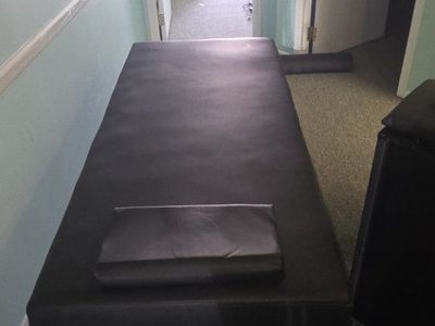 massage table
