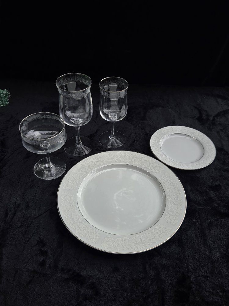 Wedding bone china, (MASSIVE SET)