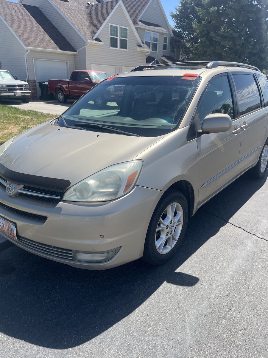 2005 Toyota Sienna 