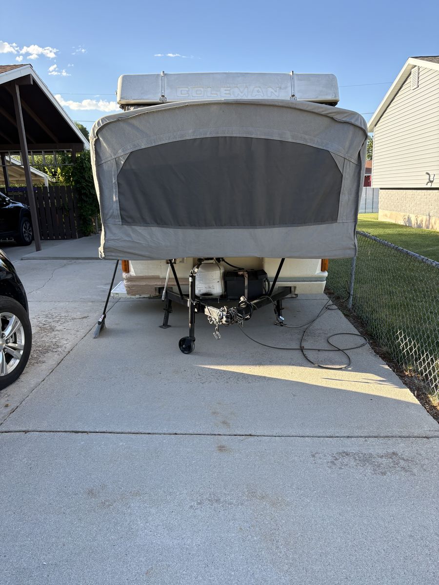 1990 Colman tent trailer