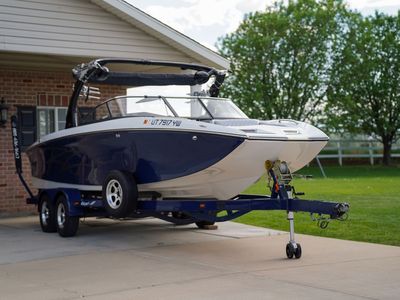 2010 Tige RZ4 - Feels ands Looks 10 years newer, you will love this boat.
