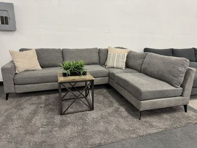 GRAY FABRIC SECTIONAL SOFA COUCH (CAN DELIVER)