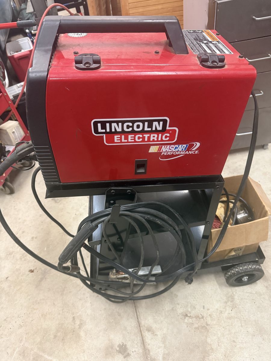 LincolnWeld-Pak 125HD welder. With aluminum spool gun.  Magnum 100SG