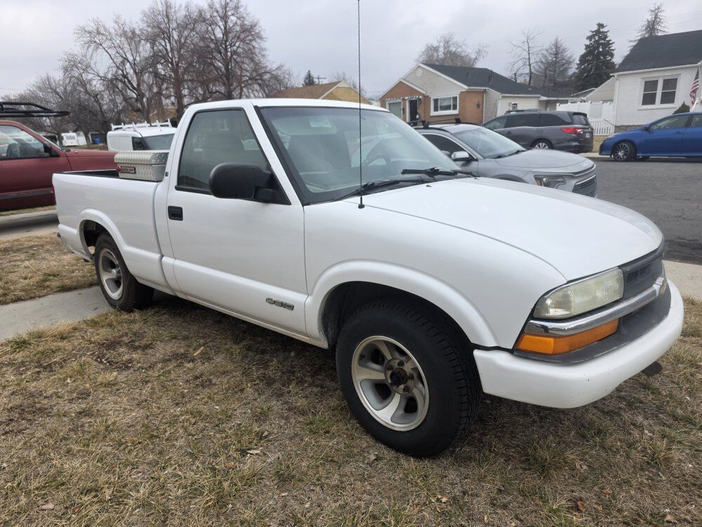 2002 CHEVROLET S10 LS