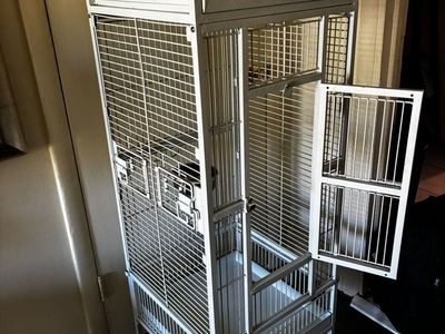 Large Birdcage Great Condition