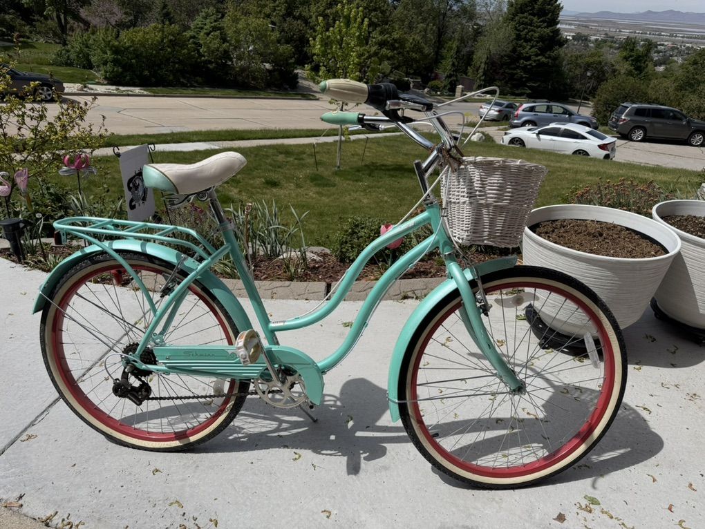 Schwinn Perla Cruiser Bike