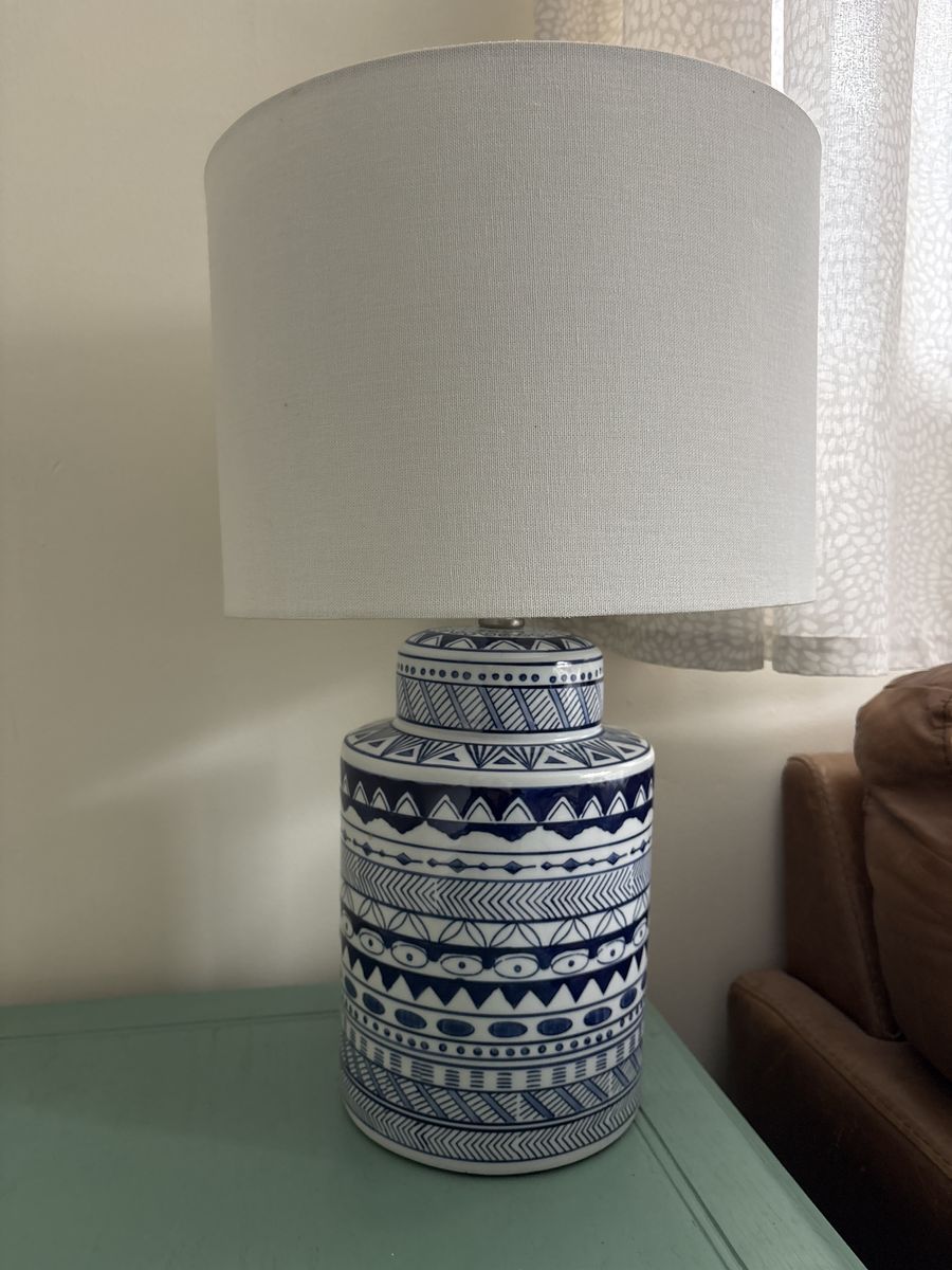 Large ceramic lap with shade