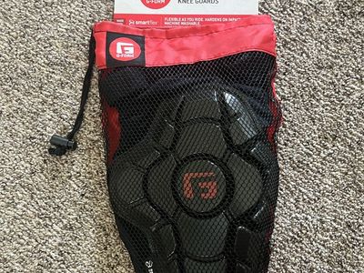 G-Form Pro-X3 Knee Guards - Adult L