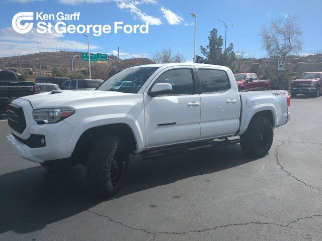 2016 Toyota Tacoma TRD Sport