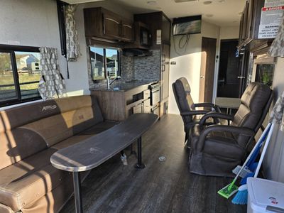 2018 Eclipse Attitude Pro Lite 23SA – Excellent Toy Hauler (14’ Garage)