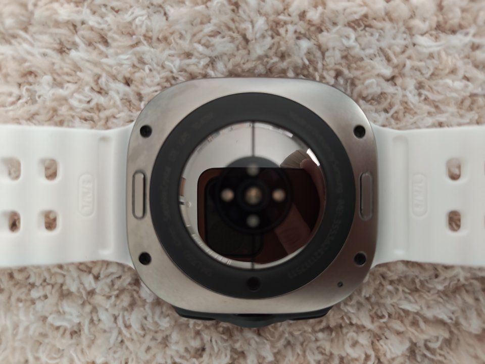 Apple Watch Ultra 2 (GPS + Cellular) 47mm Titanium Case with White Ocean Band pristine Condition