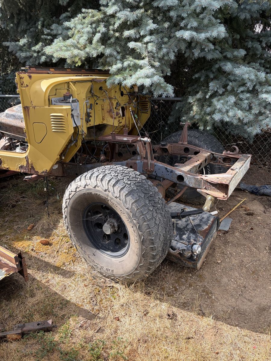 Vintage Toyota Land Cruiser FJ40 Chassis & Body - Rusty Restoration Project. 1975 vintage.