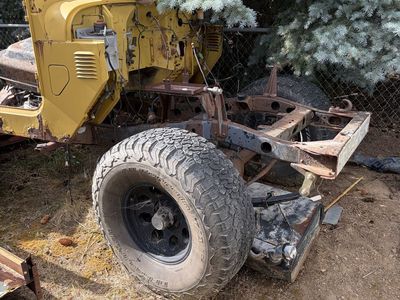 Vintage Toyota Land Cruiser FJ40 Chassis & Body - Rusty Restoration Project. 1975 vintage.