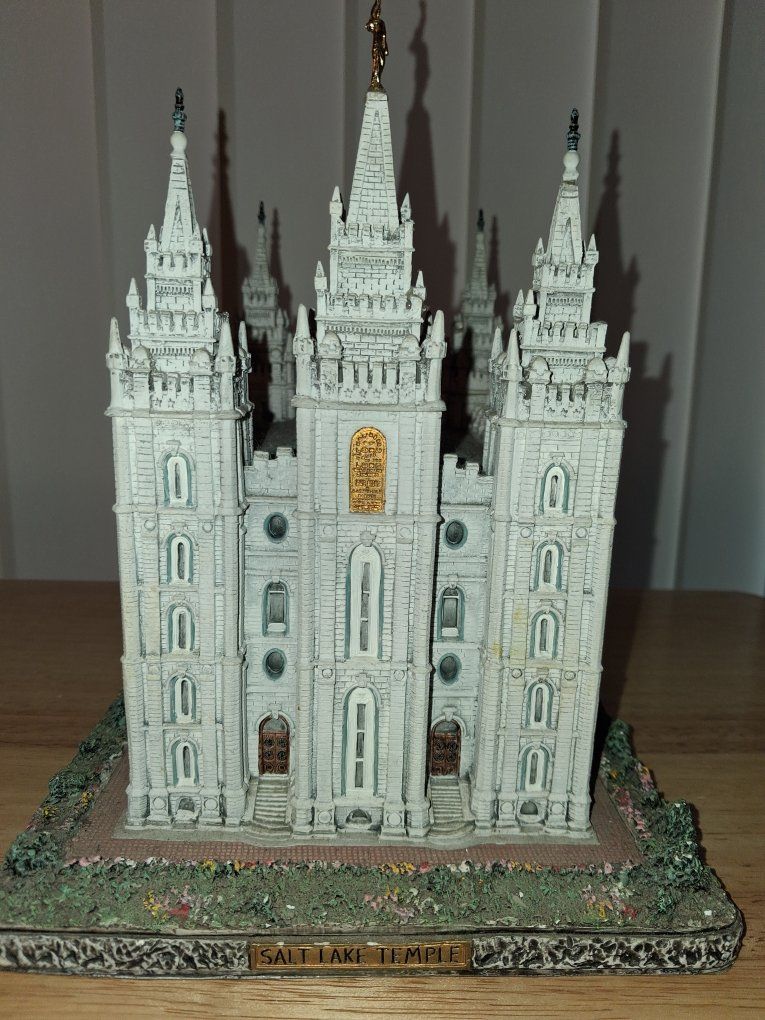 Main image 4