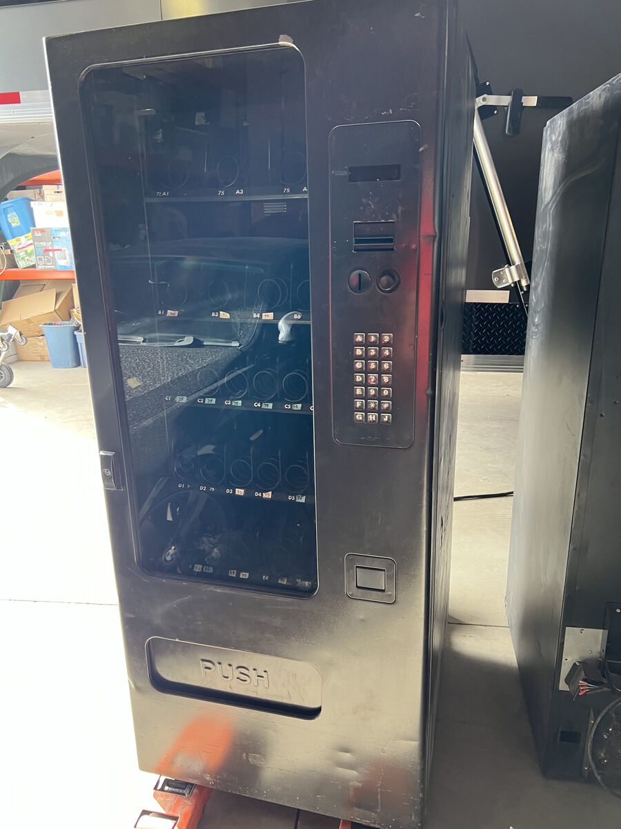 USI 3085 Snack + FSI 3038 Drink Vending Machine Combo – Pulled Off Location – $1000 – Ogden