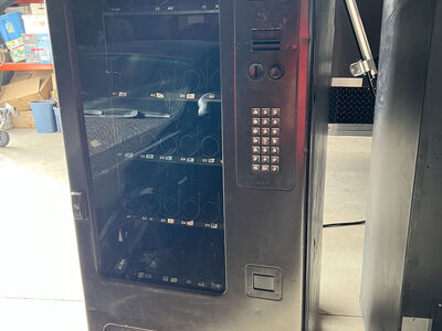 USI 3085 Snack + FSI 3038 Drink Vending Machine Combo – Pulled Off Location – $1000 – Ogden