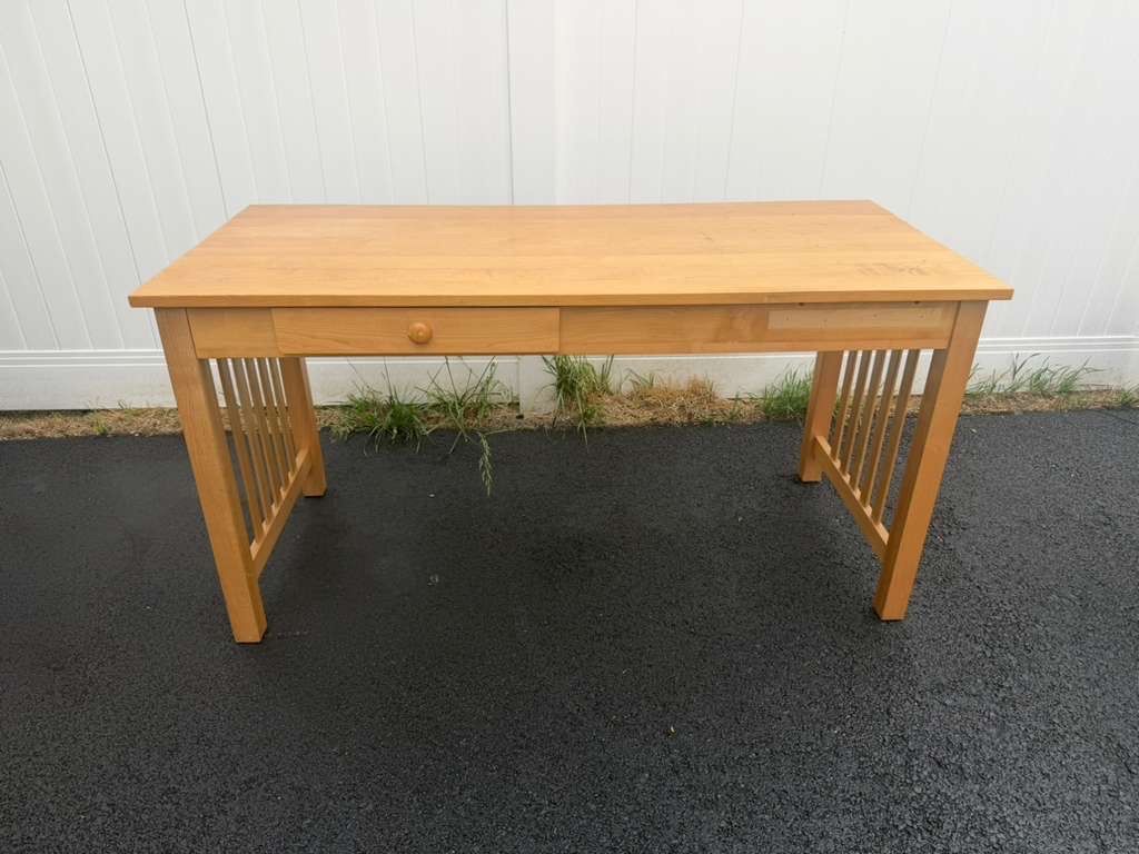 Cute desk