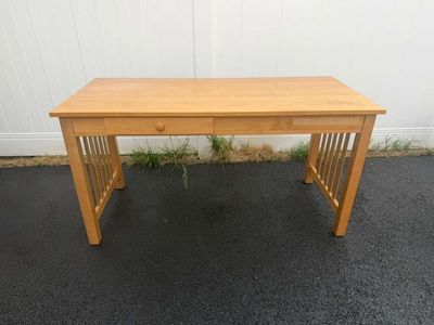 Cute desk