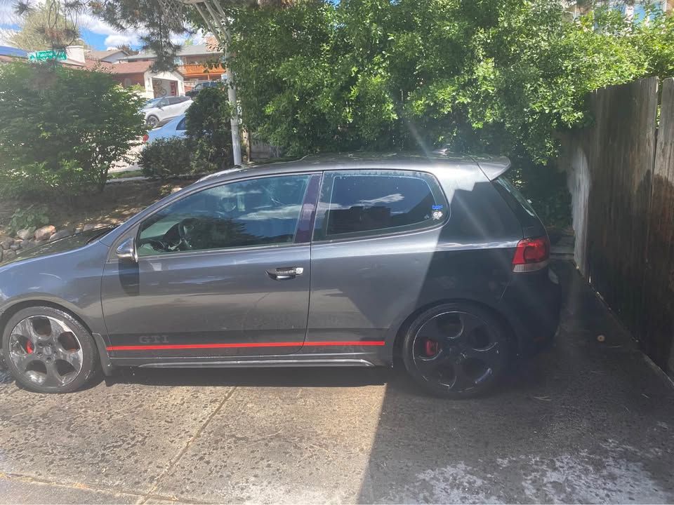 2010 Volkswagen GTI Base PZEV
