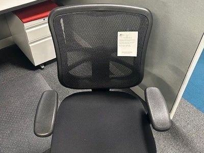 Black Besh Alera Elusion Chair