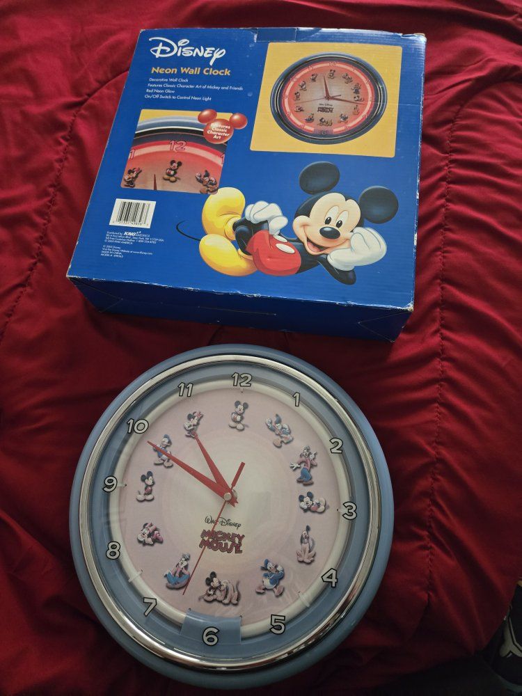 Collector Disney clock.