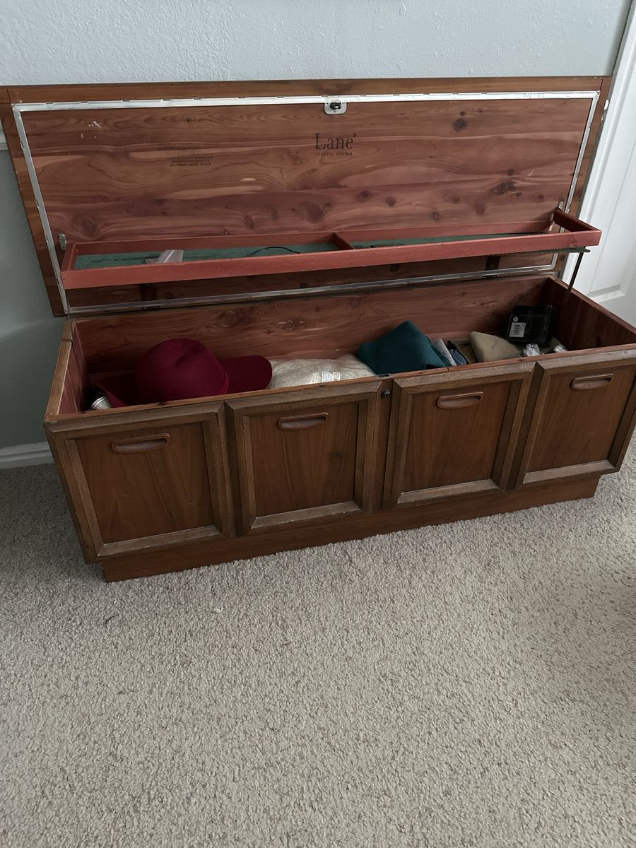 Lane Cedar Chest