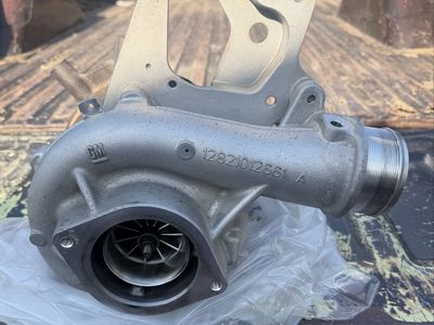 GM OEM Turbocharger Assembly - Part Number 12821012661 A used stock 2024 l5p duramax without actuator