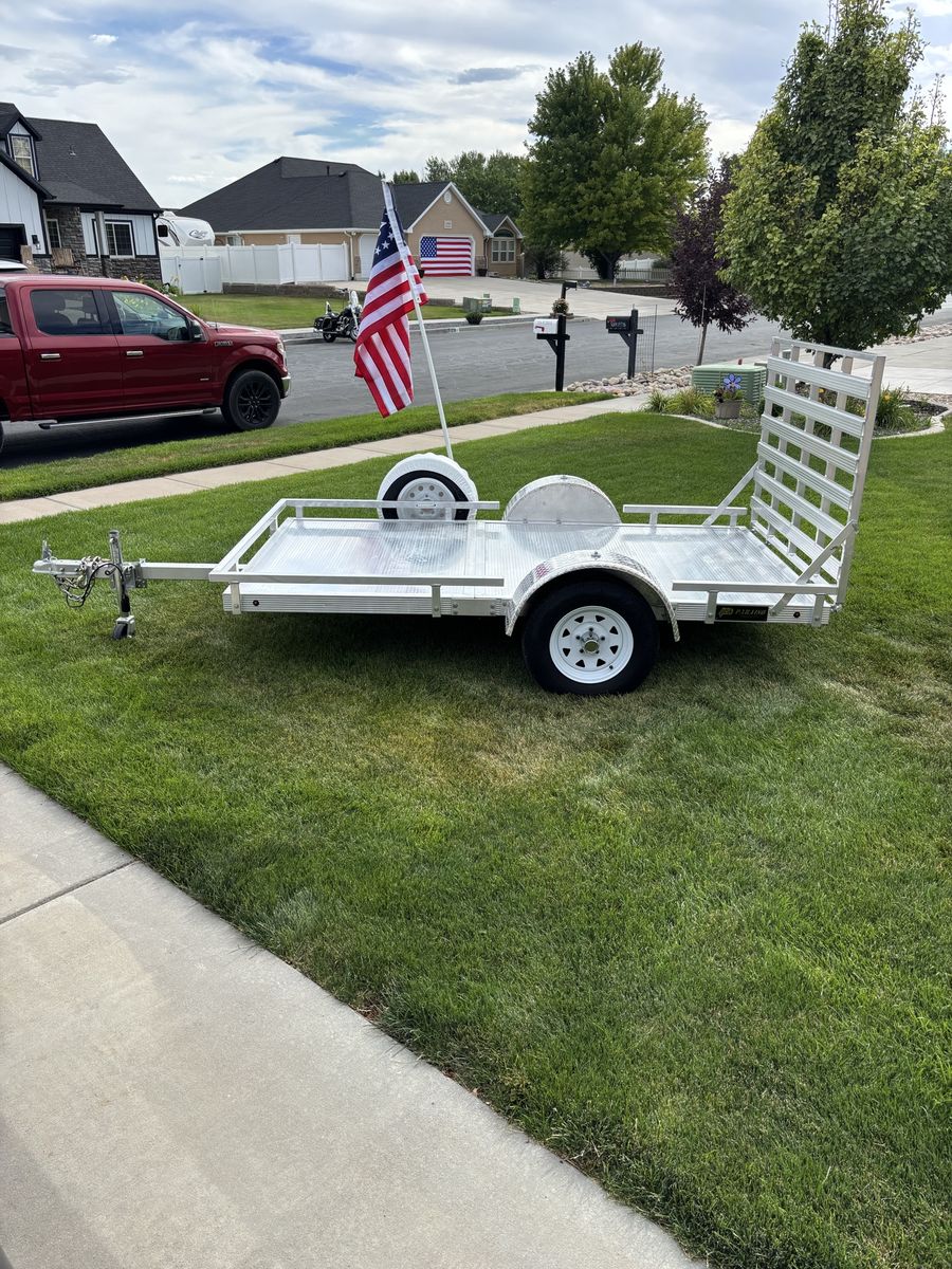 Paraiso Utility Trailer, Single Axle, Aluminum, 5x8 ft