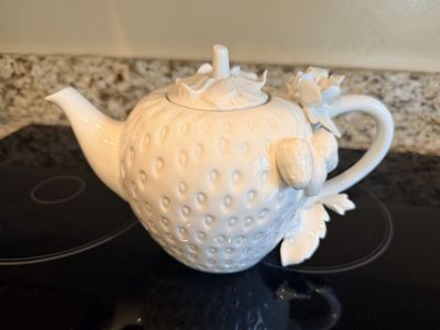 Strawberry teapot