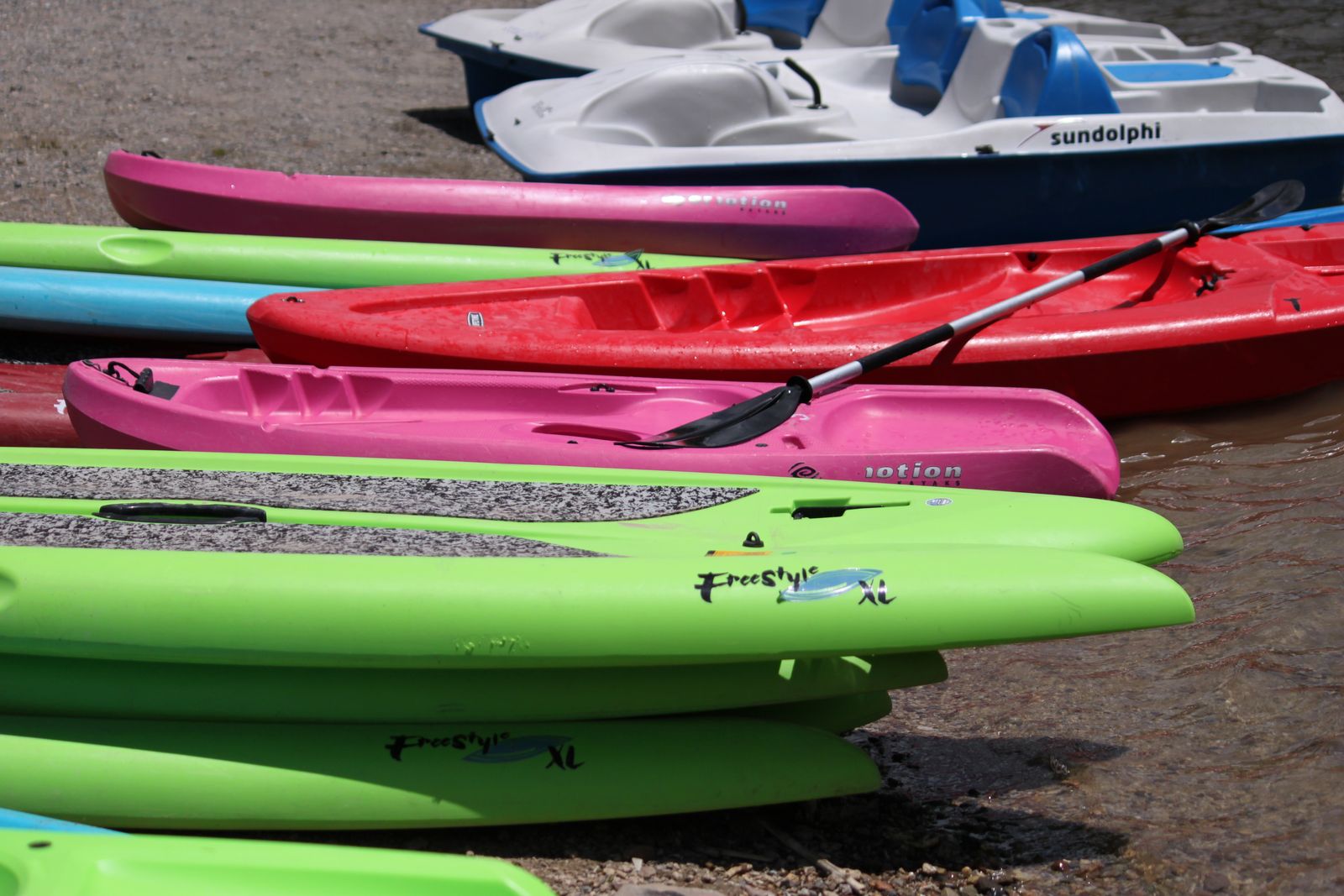 Lake Day Trailer Rental - Kayaks, Paddle Boards & Pedal Boat