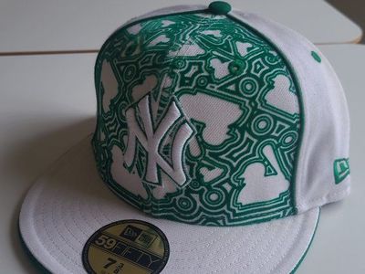 New Era 59FIFTY New York Yankees Green and White Fitted Hat Size 7 3/8