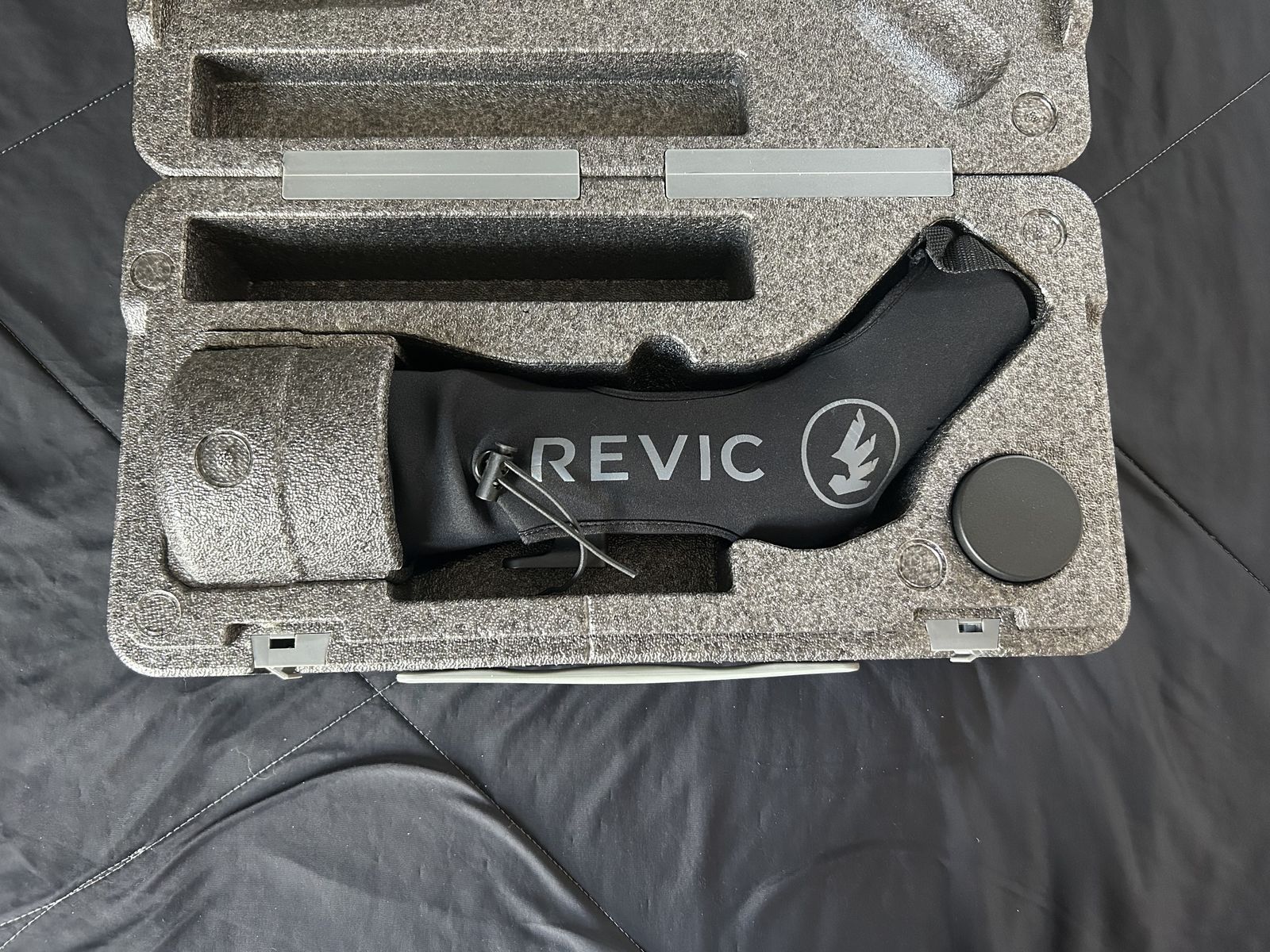 Revic Spotting Scope